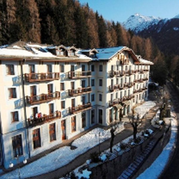 Passo Tonale school ski trips -Palace Pontedilegno Resort